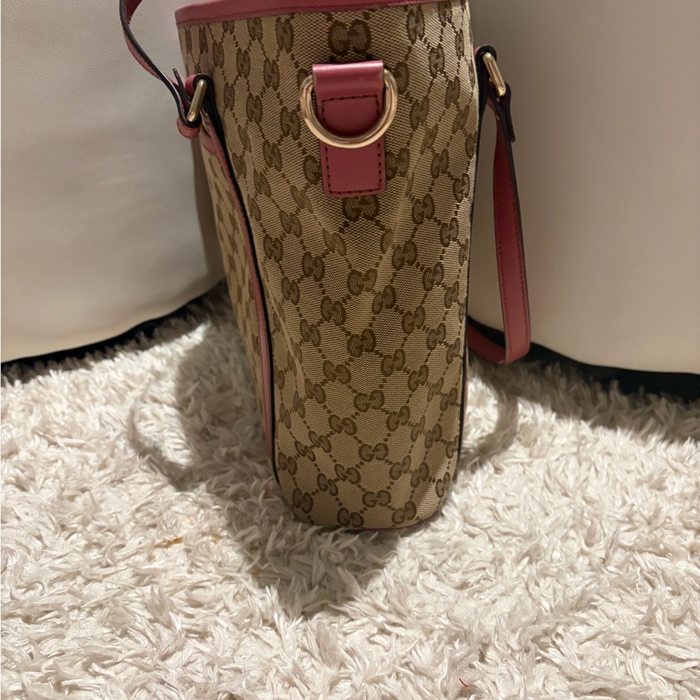 Gucci Beige and Pink Monogram Tote Bag - Picture 4 of 6